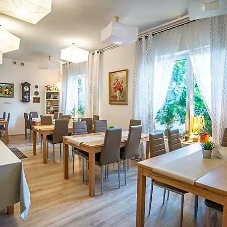 Bed and Breakfast Hubertus 3*