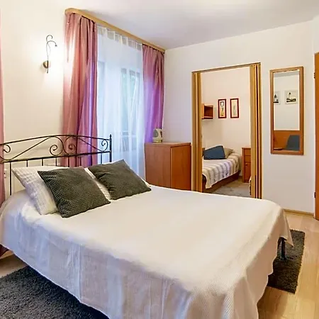 Bed and Breakfast Hubertus 3*
